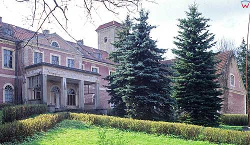 Pałac w Dobrocinie